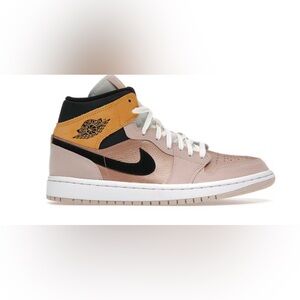 Jordan 1 Mid SE in Particle Beige